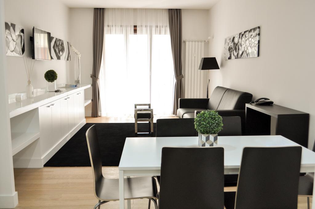 Lhp Chiaia Apartment Naples